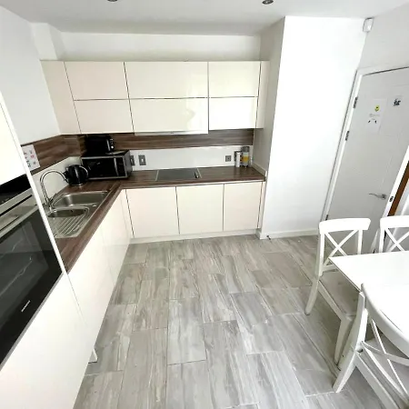 London Stratford Luxury House: Spacious Garden Retreat Near Westfield Exterior photo
