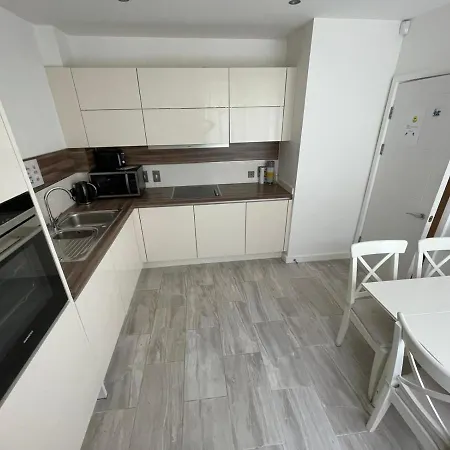 London Stratford Luxury House: Spacious Garden Retreat Near Westfield Exterior photo