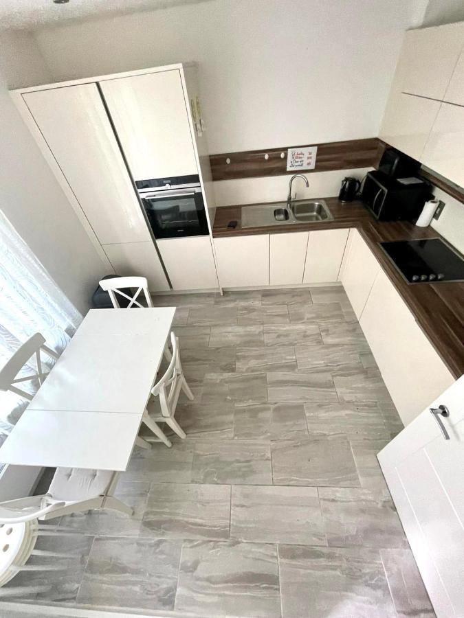 Stratford Luxury House, 5 Minutes Walk Station, Westfield, 3 Bedrooms 3 Bathrooms, Reception, Garden, Parking Apartamento