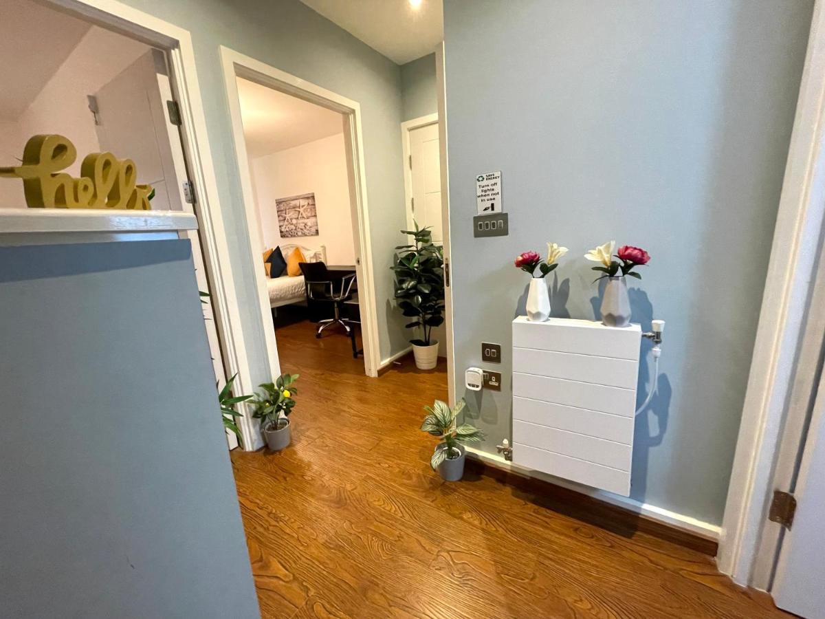 Apartamento Stratford Luxury House, 5 Minutes Walk Station, Westfield, 3 Bedrooms 3 Bathrooms, Reception, Garden, Parking *
